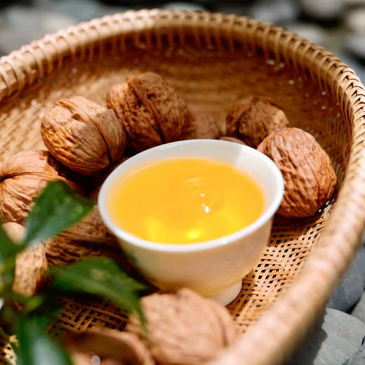 丽江塔城 有机核桃油 百年古树初榨（冷榨） 商品图0