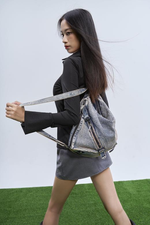 大号三角双肩包 商品图5