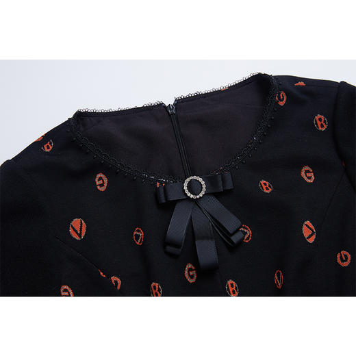 司歌女显瘦印花圆领毛织长袖连衣裙A881097 商品图1