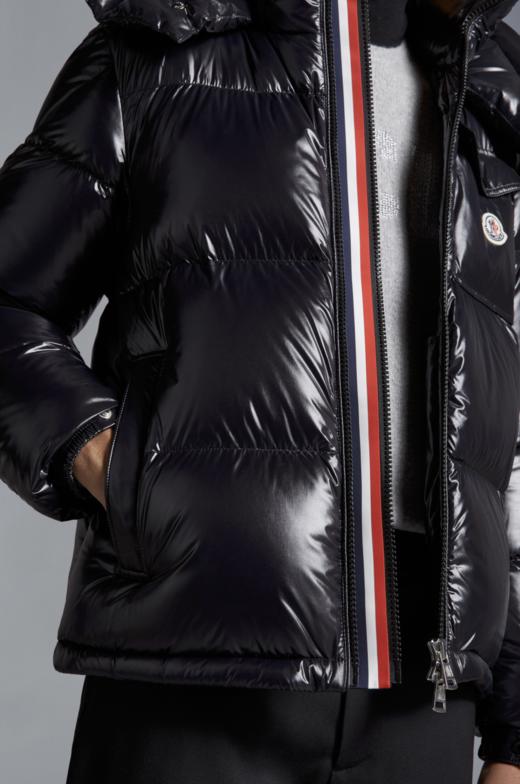 【现货预定款】Moncler Montbeliard短款男士 90% 白鹅绒羽绒服夹克外套 I20911A51X00 商品图4