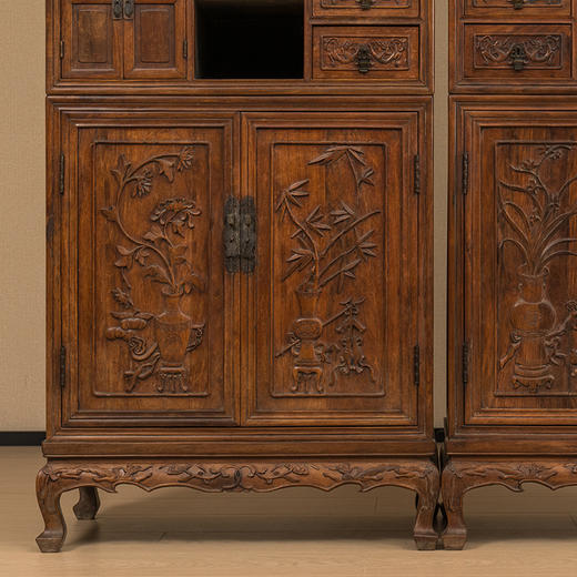 清 红木浮雕梅兰竹菊清供图博古柜（一对） 商品图1