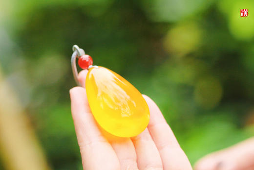 【仟仟】蜜蜡水滴形吊坠 商品图4