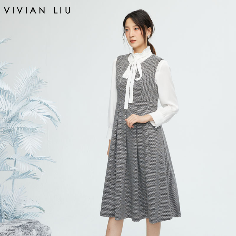 VIVIAN LIU薇薇安刘R2347411秋女装新款绒感格子大A摆背心连衣裙