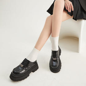 西遇厚底小皮鞋女新款英伦风锁扣系带单鞋黑色加绒乐福鞋D0046289