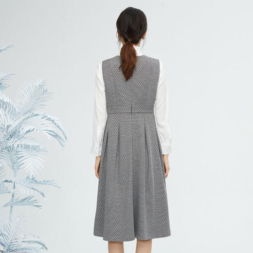 VIVIAN LIU薇薇安刘R2347411秋女装新款绒感格子大A摆背心连衣裙 商品图1