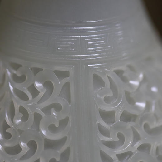 和田玉（白玉）摆件--缠枝纹对瓶206.33g/180.28g 商品图4