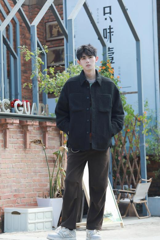 W342674376破洞复古阔版羽绒服 商品图9