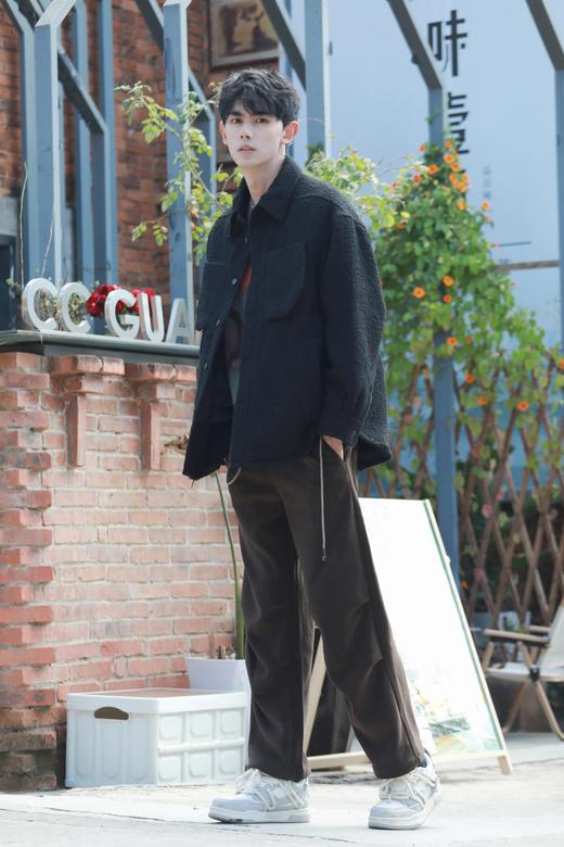 W342674376破洞复古阔版羽绒服 商品图10