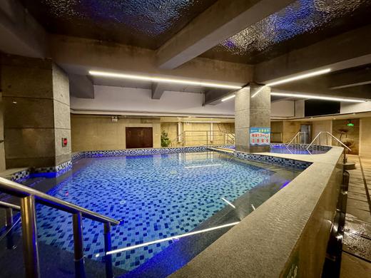 二环东路【鑫源汤泉】19.9含门票+洗浴汗蒸+早餐夜宵+儿童淘气堡+休息大厅+免费停车 商品图1