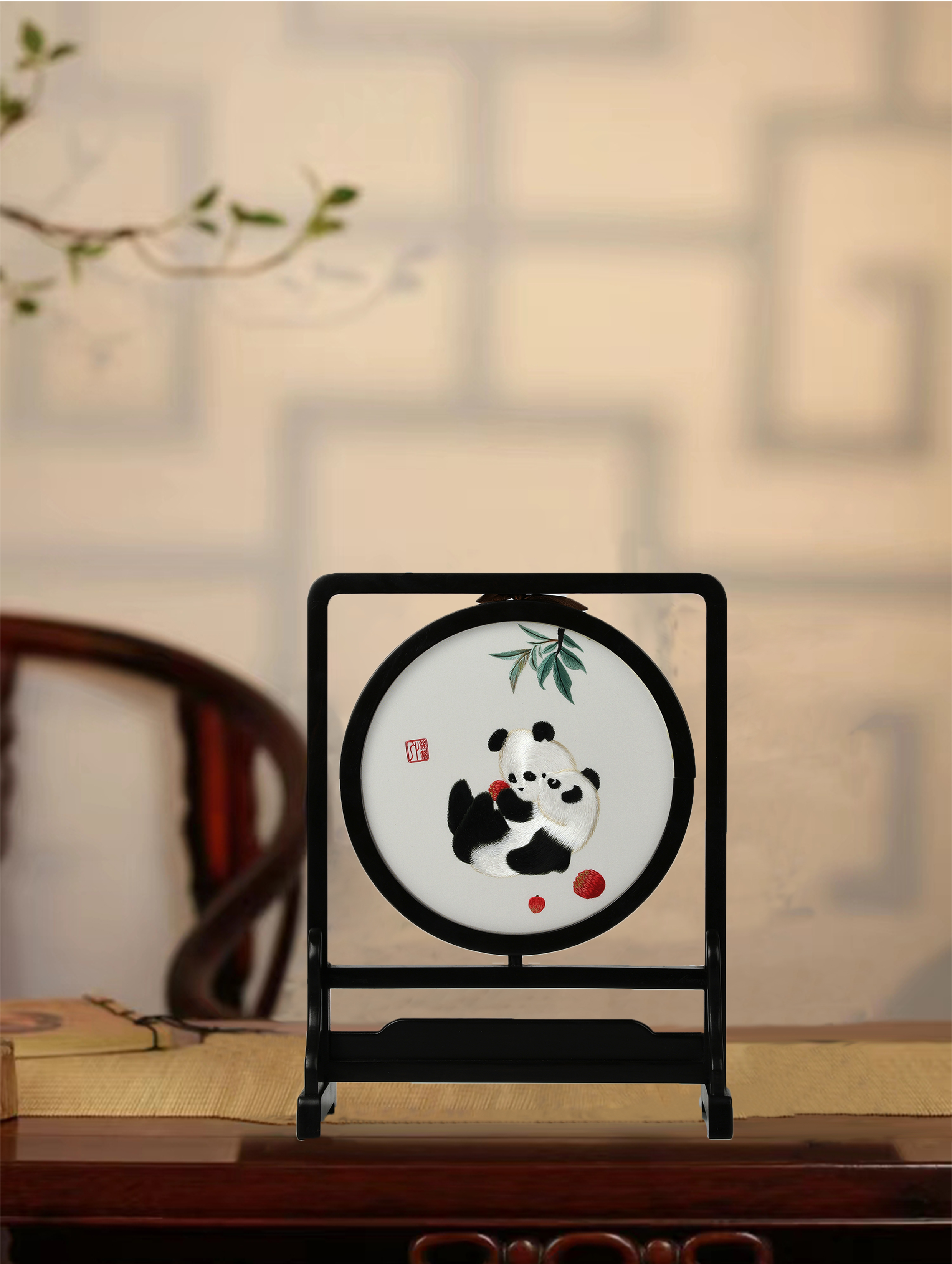 蜀绣双面绣-滚滚红荔双熊猫（精品绣）