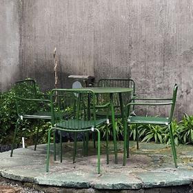 画乡壹号-户外草绿桌椅