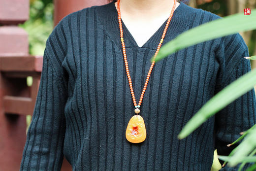 蜜蜡【瑞龙戏珠】吊坠 配南红挂绳 商品图2