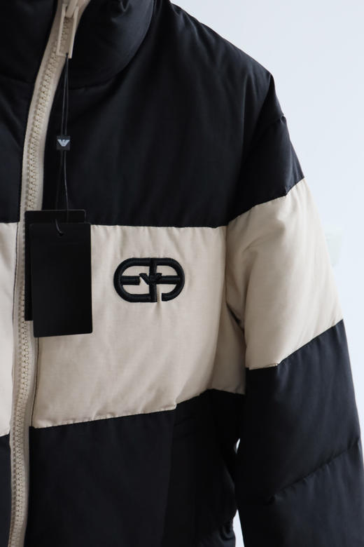 E.7 黑米拼色立领厚羽绒服外套 YR142 商品图4