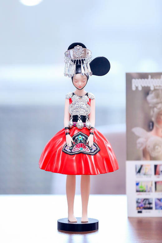 郭玲《苗族女孩》然女孩 商品图1