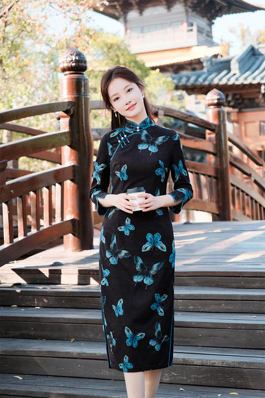 逸红颜明月优选#『梦瑶』珍珠扣磨毛针织旗袍， 冬季旗袍也能穿的很出尘！ 商品图4