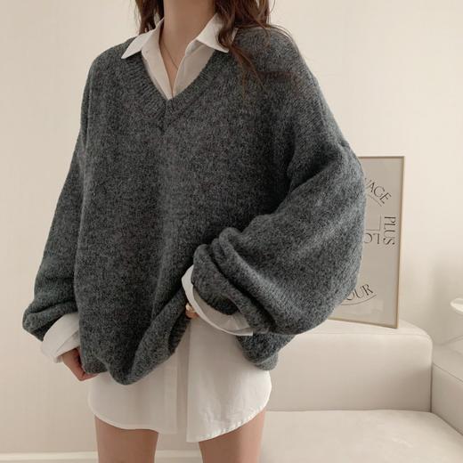 秋冬【大码慵懒风V领长袖针织毛衣女】胖MM遮肚上衣 藏肉中长款打底衫 商品图1