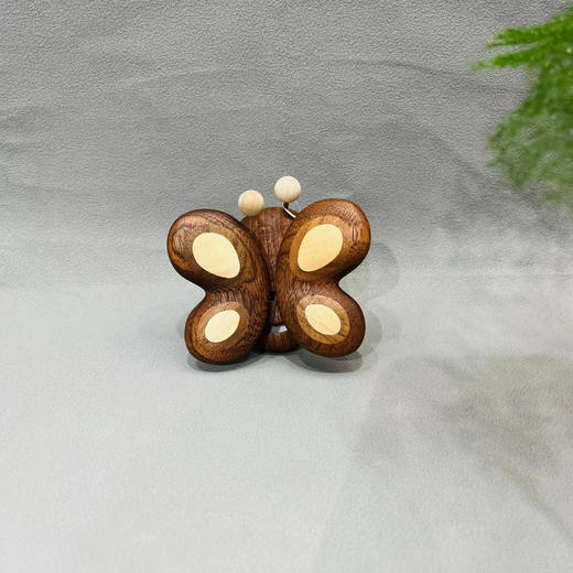 蝴蝶车载香薰 商品图0