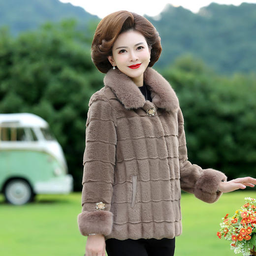 仿水貂绒皮草外套洋气休闲妈妈装纯色短款上衣中年女装 商品图1