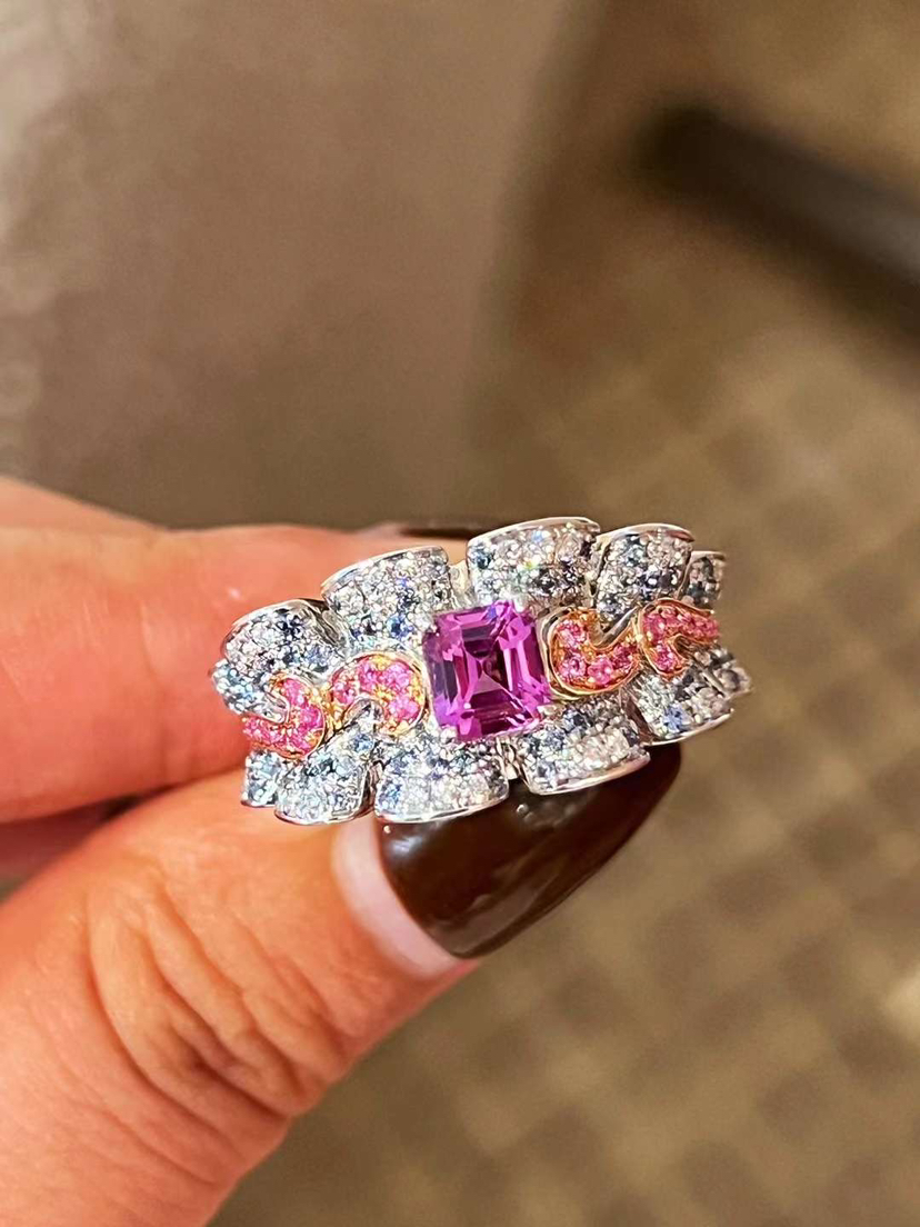 「季风」粉蓝宝钻石戒指