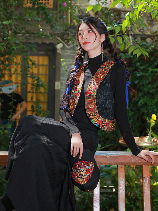 【经典系列】醉引笙歌刺绣马甲 | 现货加急发 商品图2