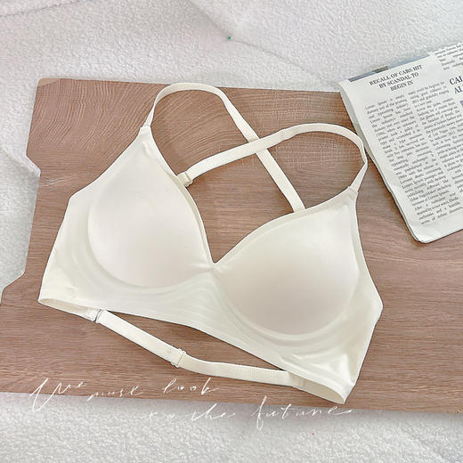 新品福利【第二件0元！再送4cm中垫+6cm厚垫】拥抱独特的自己，展现女性魅力。外扩胸型内衣女，小胸聚拢，无痕平胸，显大显腰细，性感文胸加厚漫画胸罩，美背又细腰！宛如没穿内衣般舒适！！！ 商品图12