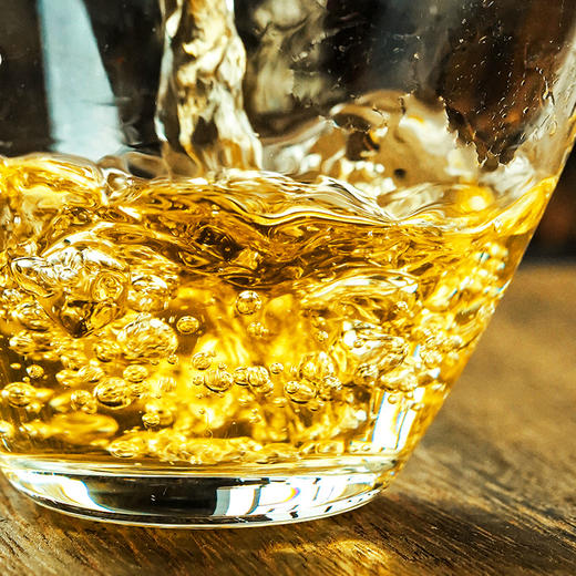 【限时回馈】【大师手作—绿水塘】2018年头春头采五年珍藏临沧小众茶的天花板 采用宣哥独创制茶工艺 荣誉好茶 量少珍惜 商品图6