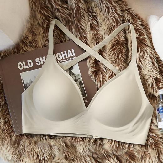 新品福利【第二件0元！再送4cm中垫+6cm厚垫】拥抱独特的自己，展现女性魅力。外扩胸型内衣女，小胸聚拢，无痕平胸，显大显腰细，性感文胸加厚漫画胸罩，美背又细腰！宛如没穿内衣般舒适！！！ 商品图9