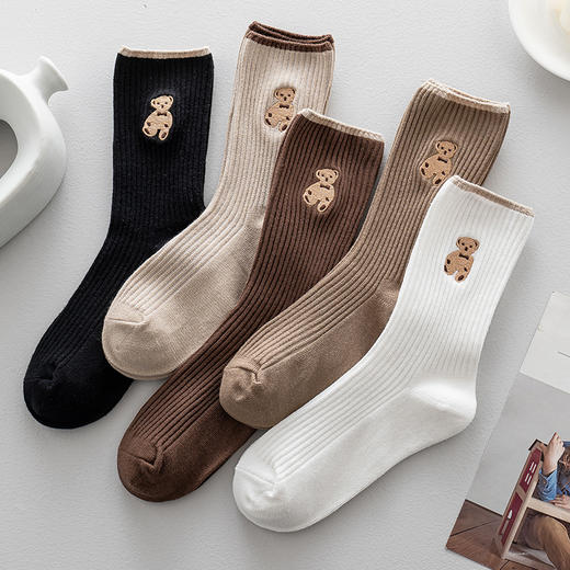 老米优品/ 出口日本《卡通刺绣小熊女士中筒棉袜》女士秋冬款中长筒袜秋冬休闲棉袜百搭女袜 商品图0