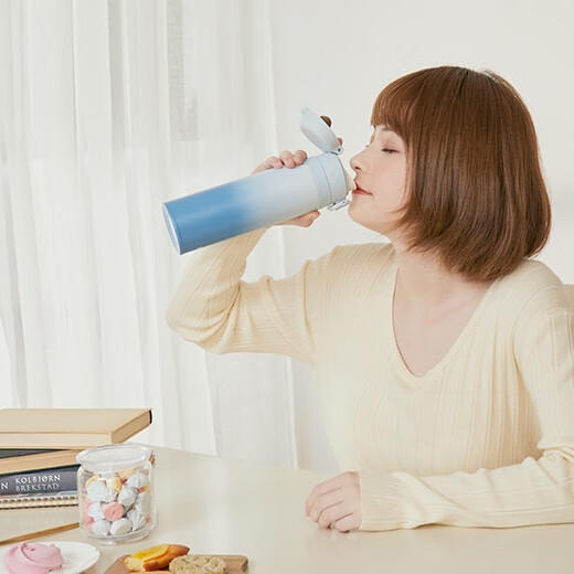 膳魔师THERMOS2023年新品304不锈钢渐变色保温杯带提绳便携男女学生水杯 JNT-551渐变粉 带提绳550毫升 商品图2