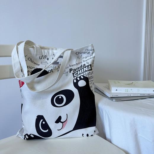 【时尚怀旧，热爱自由】草莓熊动漫ins小清新帆布包，点亮青春梦想！追逐流行，闪耀恬静，抖音简约学生上课拉链布包，向往的少女心一秒钟就沸腾起来！-F 商品图3