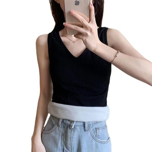 【第二件立减5元】秋至冬初，贴身暖意。内搭外穿低领小背心，为舒适和时尚并行的你而来。保暖加倍，冬日必备。多色可选，表达个性！ 商品图5