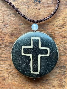 玛瑙镶蚀十字纹扁珠项链，顺丰包邮