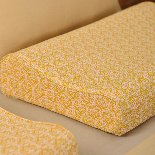 心形花束系列乳胶枕蜂窝结构真空物理发泡天然乳胶枕 商品图3