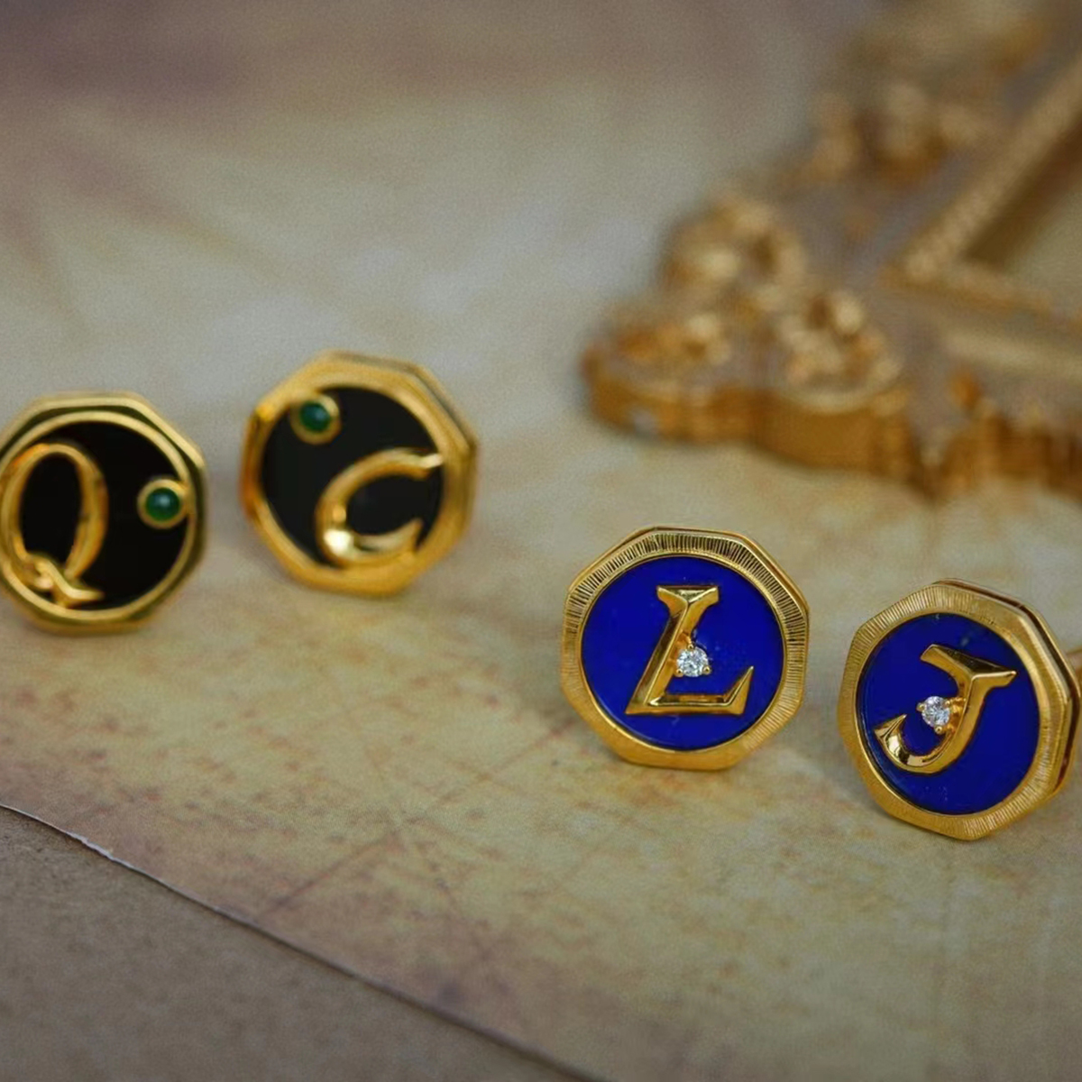 龢盒原创 私人定制复古字母18k金青金/黑玛瑙袖扣