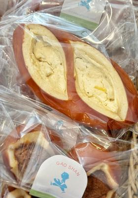 黄桃香草乳酪碱水棒