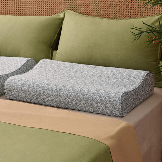 心形花束系列乳胶枕蜂窝结构真空物理发泡天然乳胶枕 商品图2