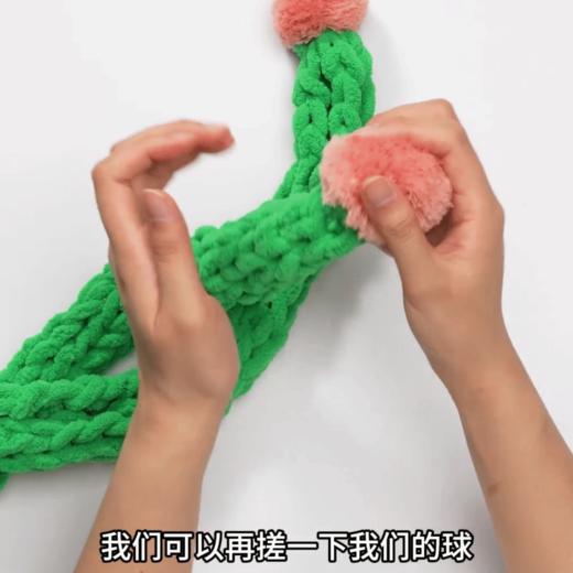 🌈冬季实用手工绝绝子!!DIY手编暖冬三件套围巾🧣+帽子👒+包包👜】💰88元超值到手❗ 孩子能自己编毛线，主打保暖又实用💯锻炼孩子动手能力，培养自给自足意识！✅步骤简单，一直手指绕圈圈  商品图12