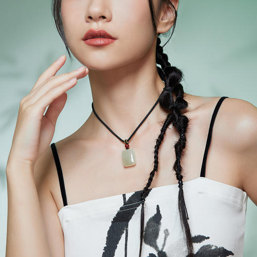 周六福珠宝玉石吉顺无事牌吊坠女士和田青玉玉石玛瑙挂件礼物 商品图4