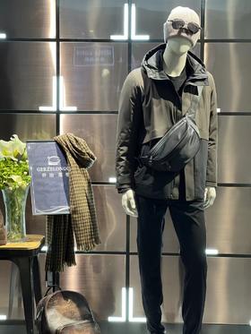 4F乔治莱格羽绒服