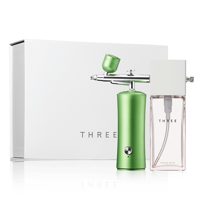 【礼想心动】THREE 高机能精华水礼盒（THREE 臻致焕颜精华水+水光注氧仪）