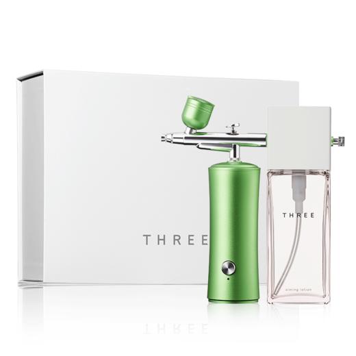 【礼想心动】THREE 高机能精华水礼盒（THREE 臻致焕颜精华水+水光注氧仪） 商品图0