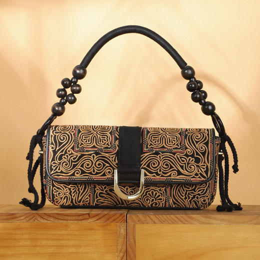 苗迹绣花腋下包| 现货加急发 商品图4