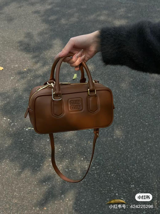 原单品质miumiu复古手提包-棕色 商品图3
