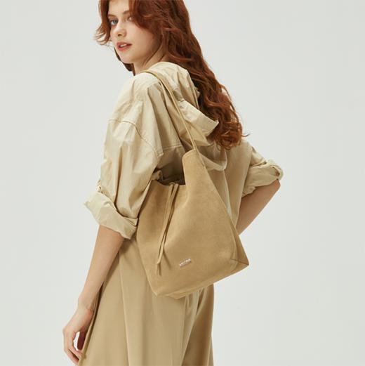 西木汀 留兰冰咖 磨砂牛皮手提水桶包女夏大容量单肩腋下包包 商品图0