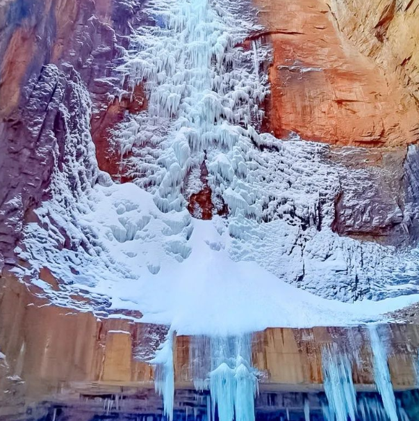 元旦3天【太行冰雪830元】惊世圣诞树冰瀑の太行山冰雪奇缘-冰蘑菇洞-太行大峡谷-桃花谷-阱底挂壁