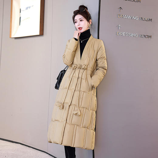 冬季新款，时尚设计感显瘦A型长款过膝V领复古盘扣羽绒服HR-KJFD187 商品图6