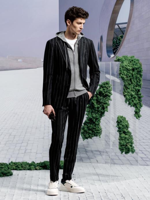 Stylbiella Super 100's 澳洲美丽诺羊毛粗纺法兰绒340克深灰色宽条纹全麻衬套装 商品图0