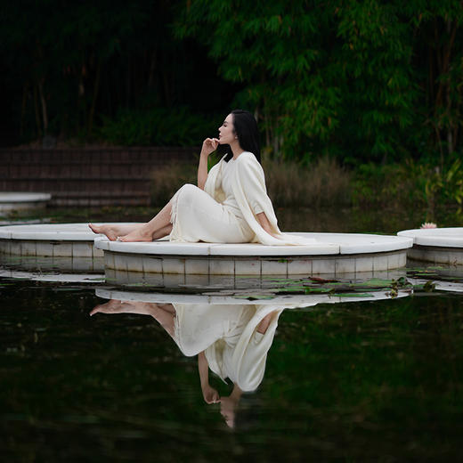 东黎 • 山羊绒女士秋冬气质斗篷 3536 商品图2