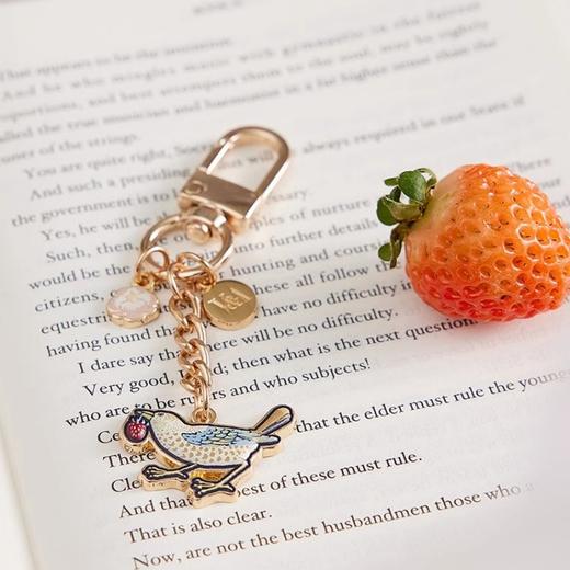 V&A博物馆大师系列 威廉莫里斯 草莓小偷合金色钥匙扣链挂件 商品图2