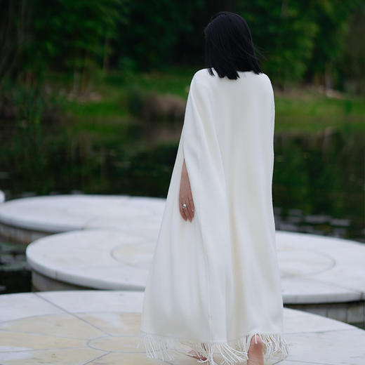 东黎 • 山羊绒女士秋冬气质斗篷 3536 商品图3